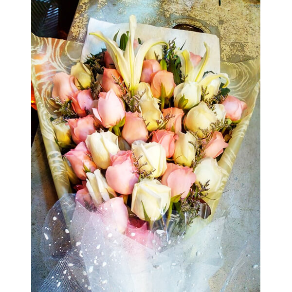 elegant bouquet of pink white roses decorated with lily limo elegant bouquet of pink white roses decorated with lily limo