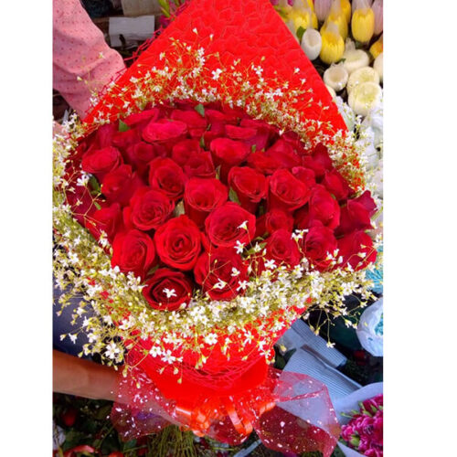 lovely red rose round bouquet