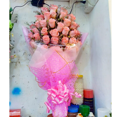 peach roses decorated with limo open bouquet