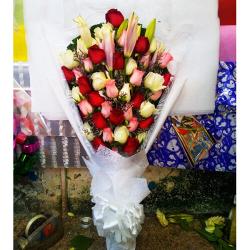 romantic rose hand bouquet
