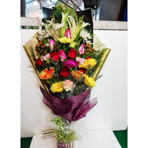 eye catching multicolored flower hand bouquet