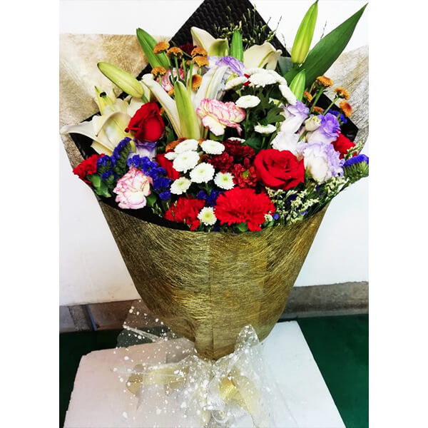 gorgeous presentation of lily rose carnation statics eustoma limo gorgeous presentation of lily rose carnation statics eustoma limo