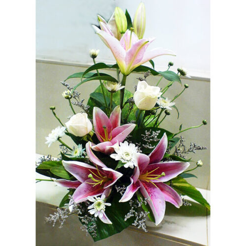 lovely flower top of rose lily mums limo with decoration